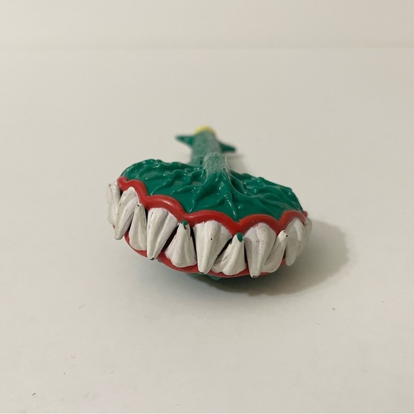 Vtg Batman Animated Series Poison Ivy Snapping Venus Flytrap Weapon Accessory - Picture 2 of 9